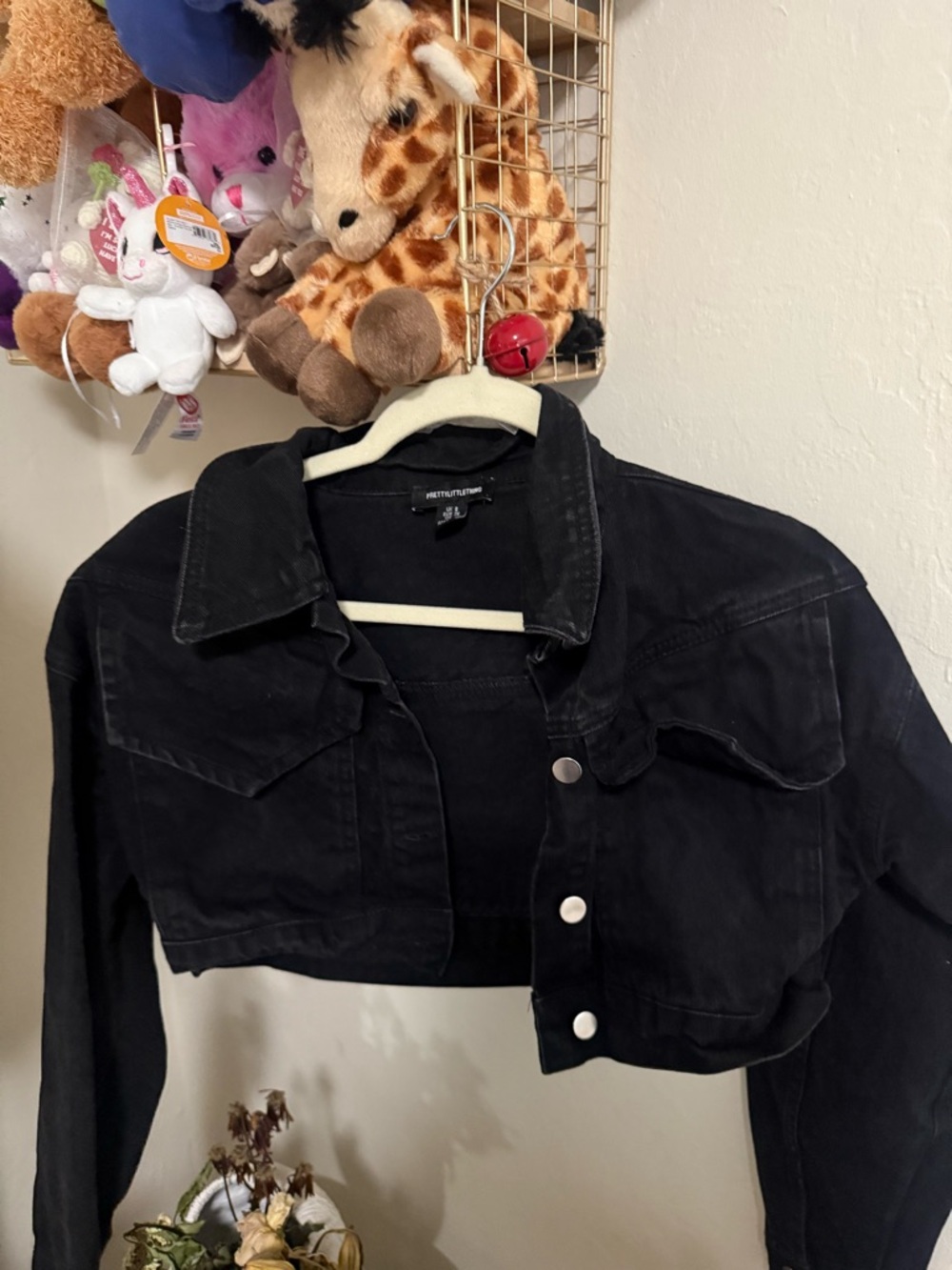 Pretty Little Thing Black Cropped Denim Jacket